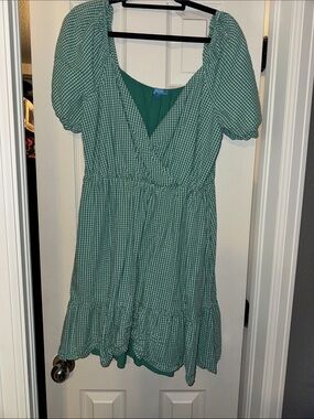 Puff-Sleeve Green Gingham Dress
